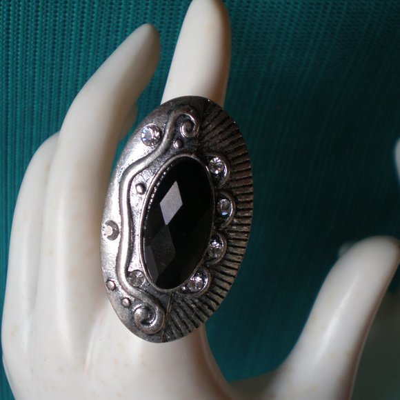 Vintage Antiqued Silver-tone Statement Ring w/Black Stone & Rhinestones OS - Picture 10 of 10